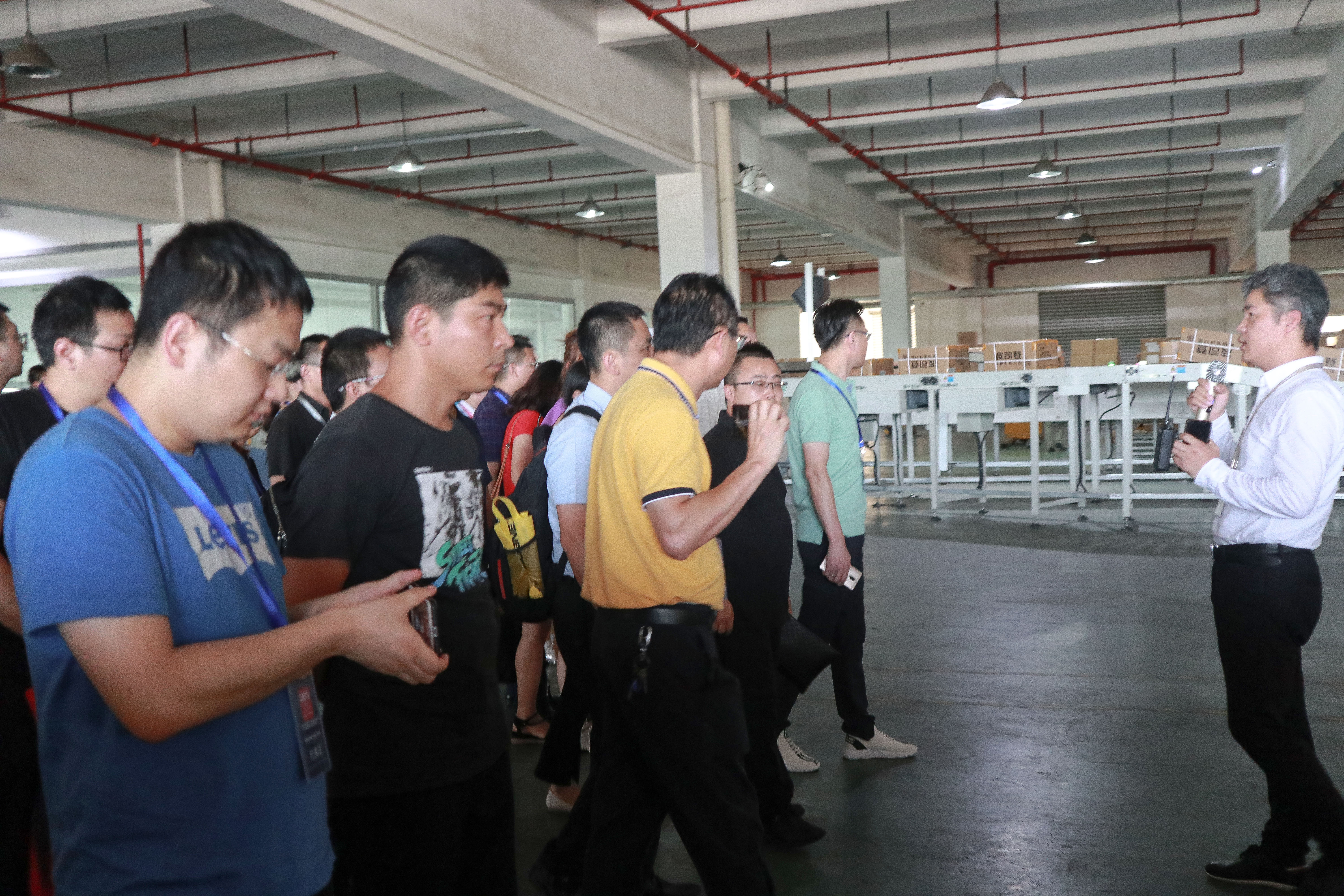 戴建国：我只是修路人 | FLA小秘书的GALTS 2018波司登集团中央智能配送中心参观之旅